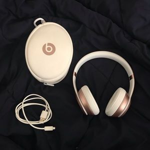 ❌SOLD❌ Rose Gold Beats Solo 2
